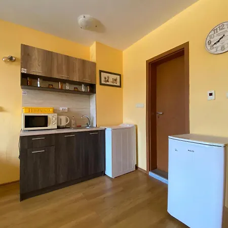 Chateau Del Mar с31 Studio Апартаменти *